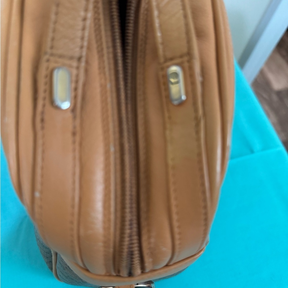 Gucci Micro Logo Beige and Taupe Handbag - Picture 9 of 14